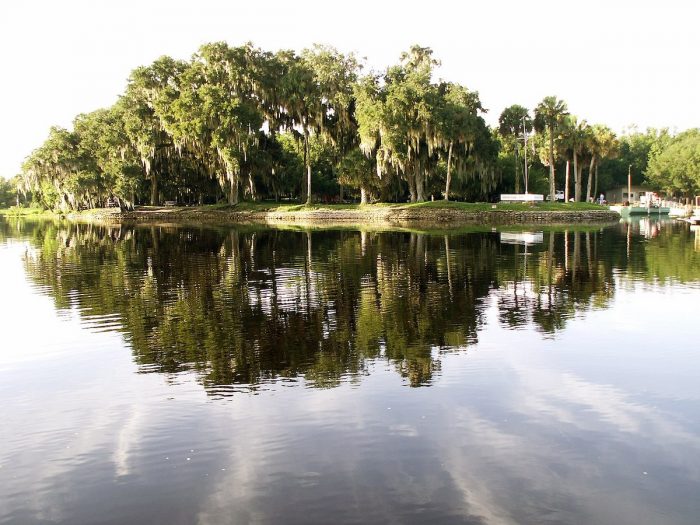 Hontoon Island State Park on the St. Johns River in Florida by Moni3 via Wikipedia CC