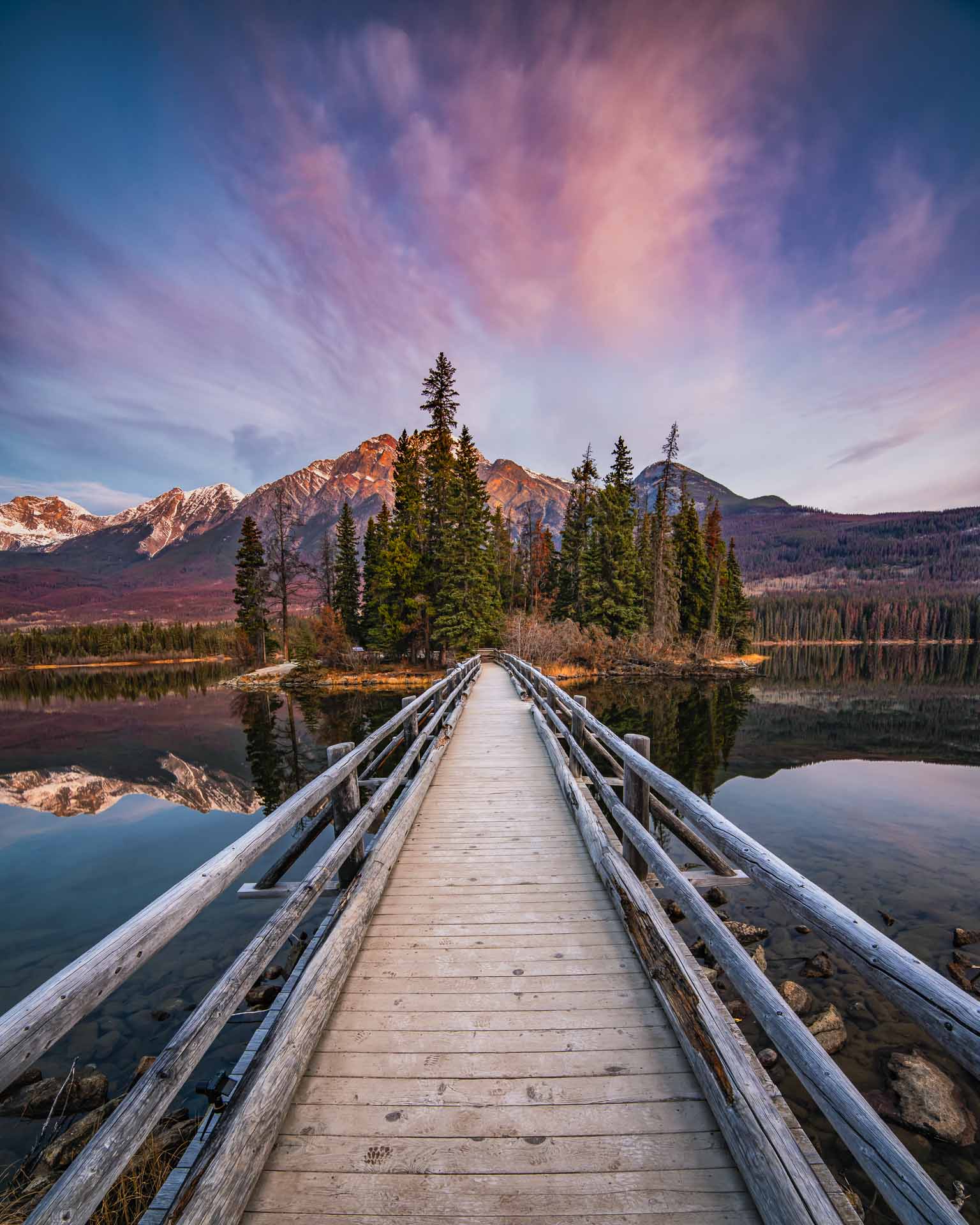 pyramid island boardwalk on pyramid lake