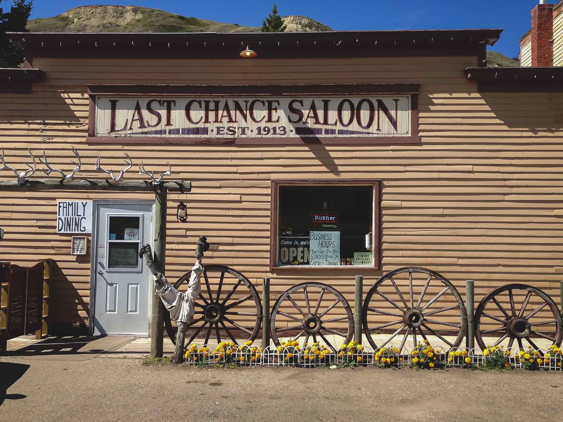 last chance saloon wayne alberta