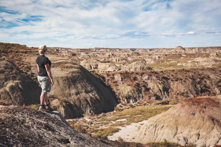 quarry hike dinosaur provincial park