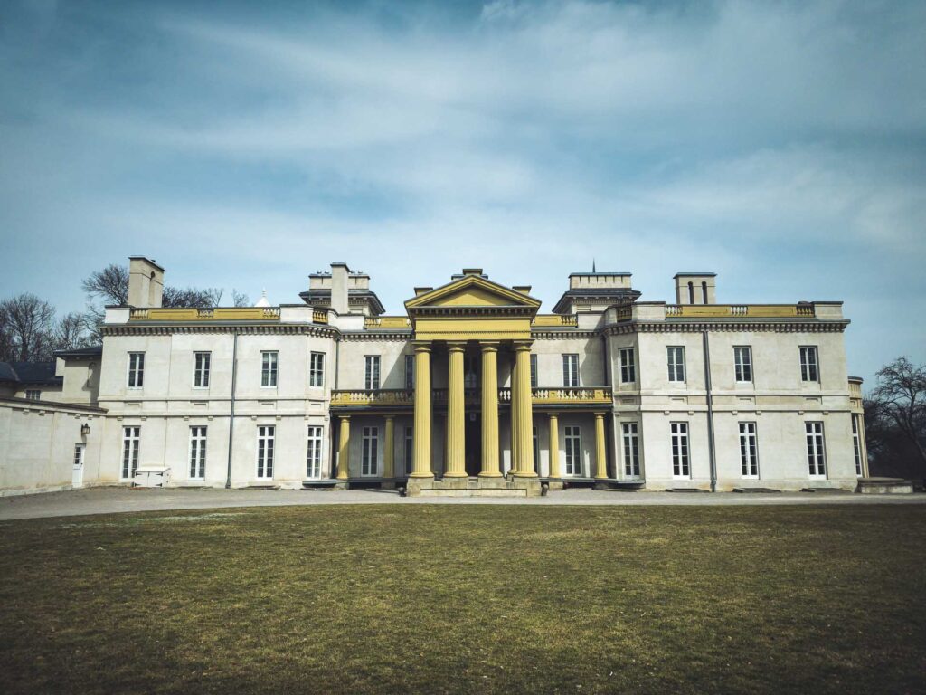 things to do in hamilton dundurn castle