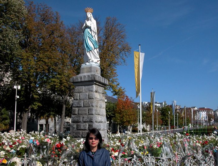 Statue of the Virgin Mary on the rotonda which is part of the processional route.