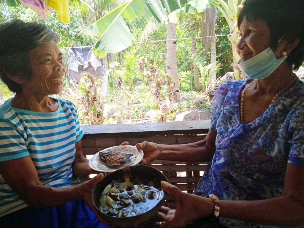 Sharing food in Romblon