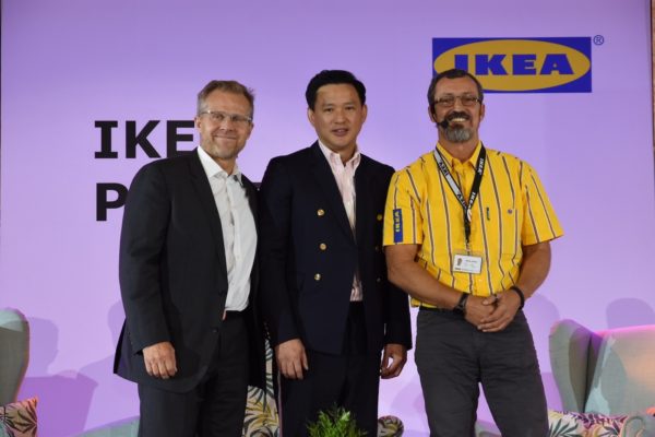 Ikea's Georg Platzer and Christian Rojkjaer with SM Supermalls' Steven Tan.JPG