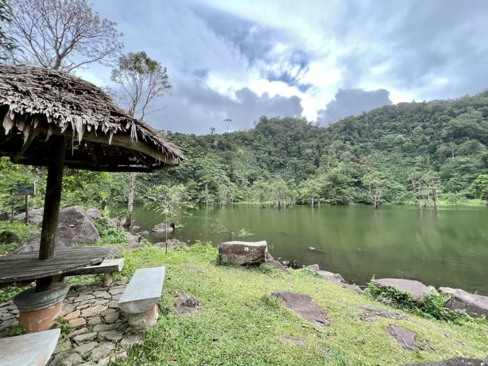 Cottages at Kabalin-an Pond at the Twin Lakes of Balinsasayao