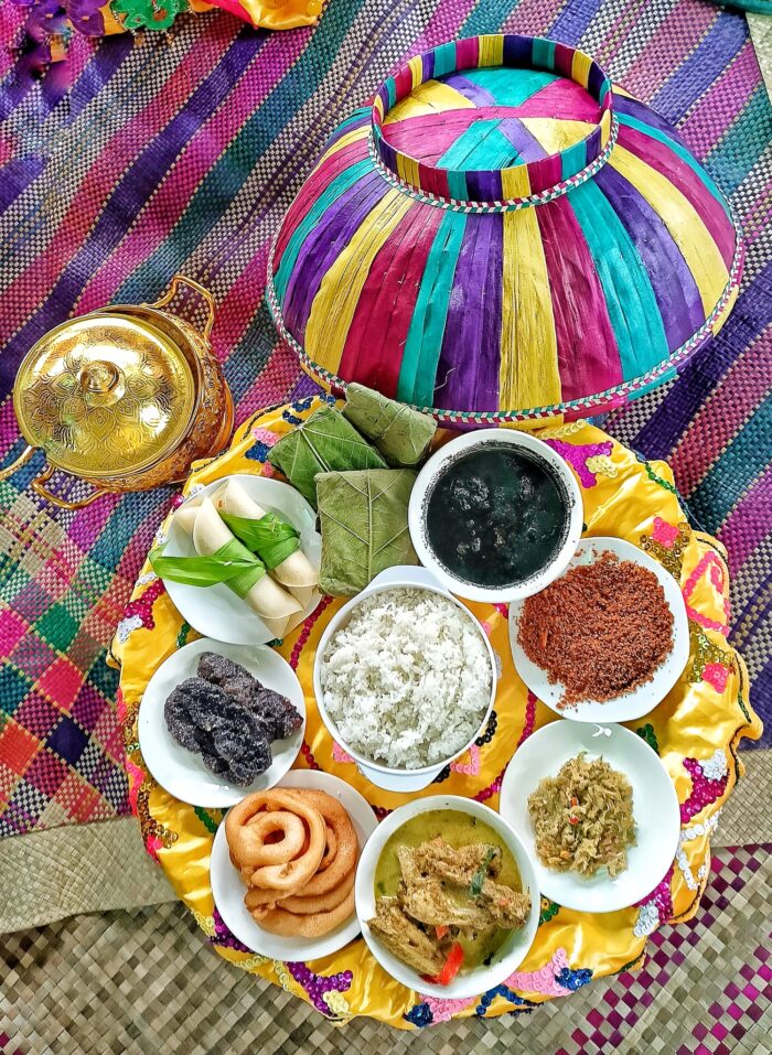 Staple Moro dishes served on a dulang