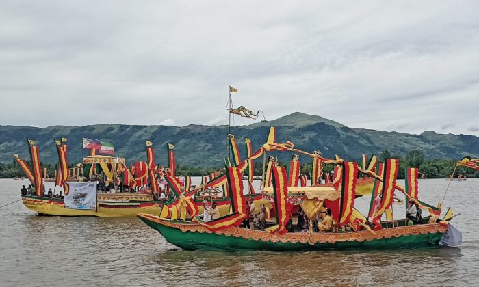 Guinakit fluvial parade