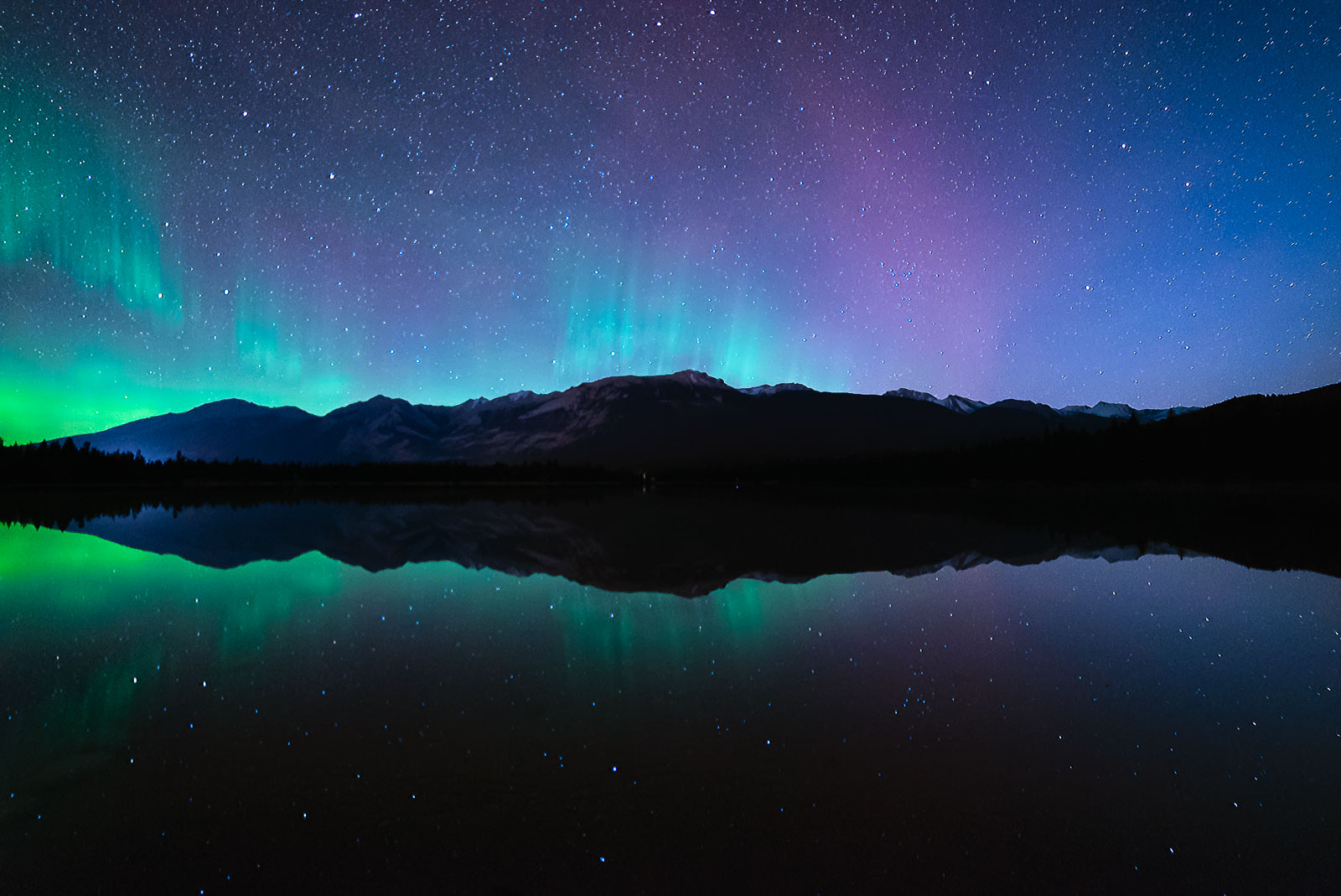 best things to do in jasper National Park Canada Northern Lights