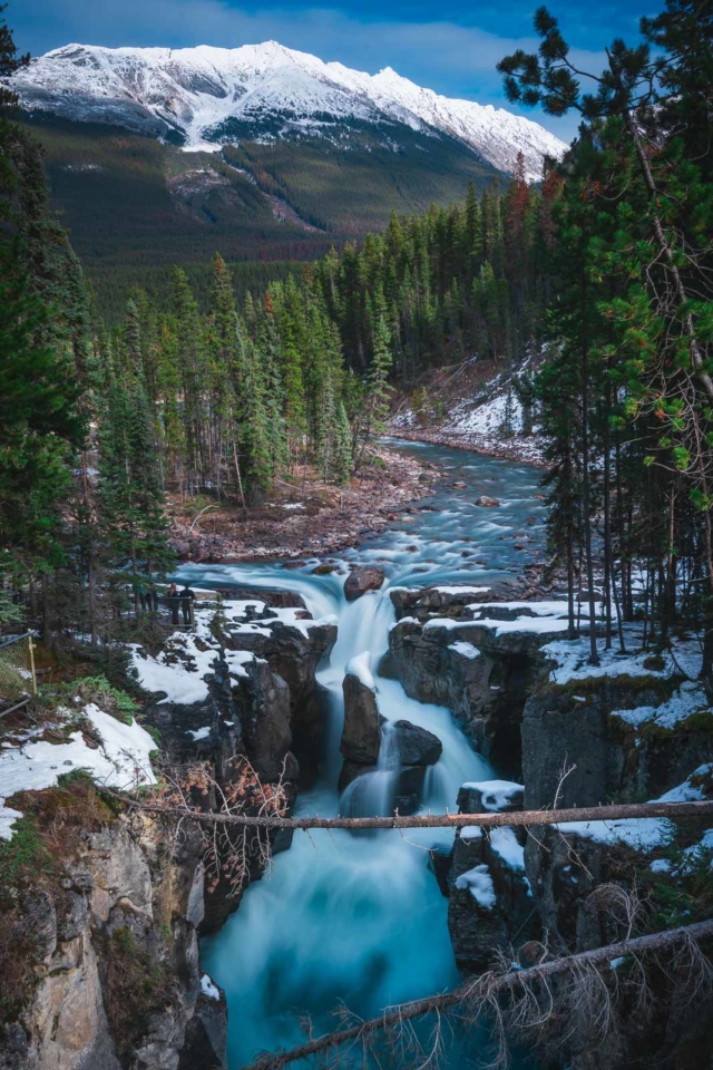 best things to do in jasper Canada Sunwapta Falls