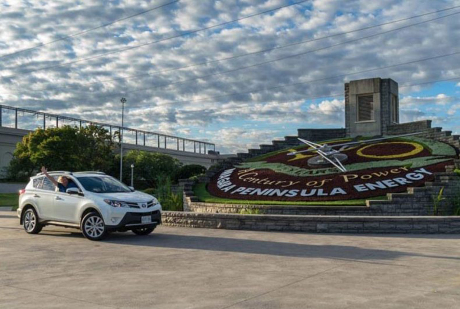 things to do in niagara falls floral clock