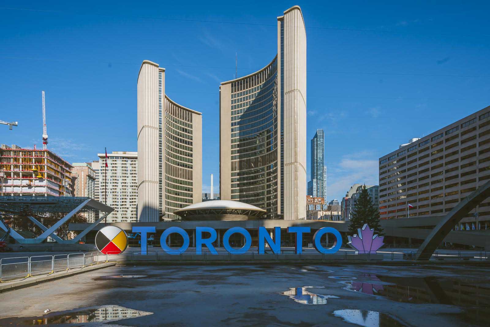 things to do in toronto city hall nathan philips square