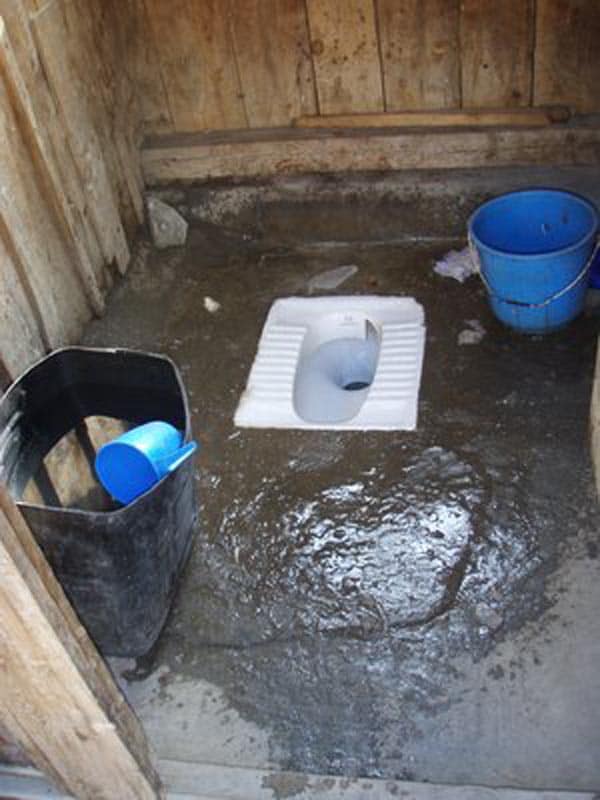 Mount everest base camp trek toilet 