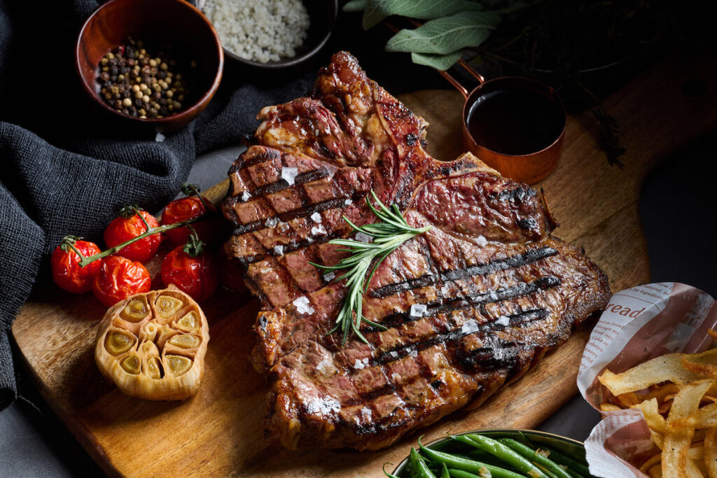 Crowne Plaza Hong Kong Causeway Bay Celebrates Soft Opening of Contemporary Steakhouse CARVER