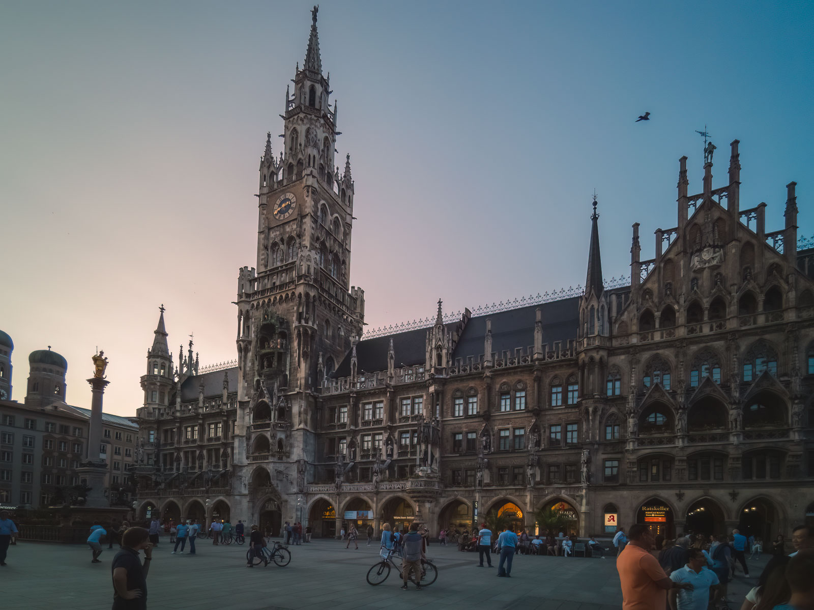 things to do in munich new town hall