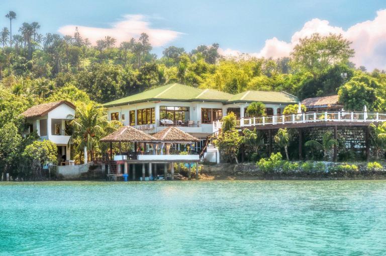 10 of The Best Puerto Galera Beach Resorts