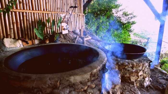 Hot Kawa or Cauldron Bath