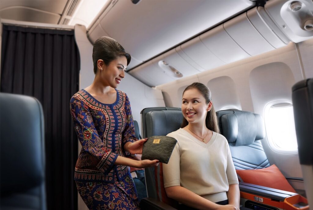 Singapore Airlines Enhances Premium Economy Class In-flight Experience